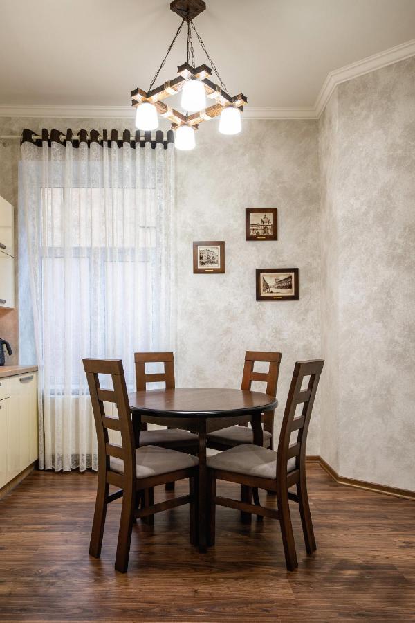Historic Apartment Sofia In The Old Town Lviv Eksteriør bilde